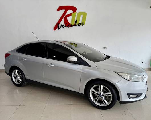 FORD FOCUS 2.0 SE SEDAN 16V FLEX 4P POWERSHIFT